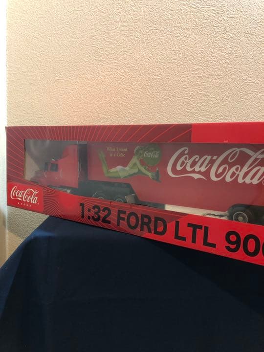 限定1,000台】コカコーラ トレーラー ラジコン フォード 1:32 - メルカリ