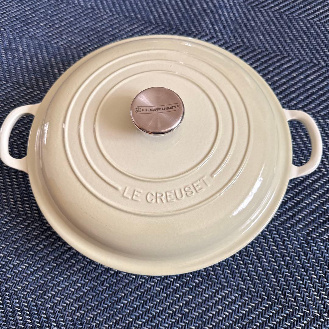 ル・クルーゼ　ビュッフェ・キャセロール　両手鍋 26cm 限定カラー ワサビ lc11940_col2.jpg