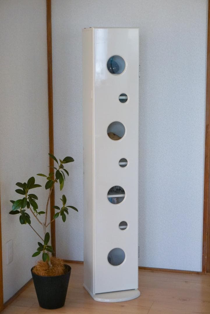 White Shelf / 丸窓 FirsTime & Co. White Brody Wall Shelf, Round 3 Tier Wall Mounted
