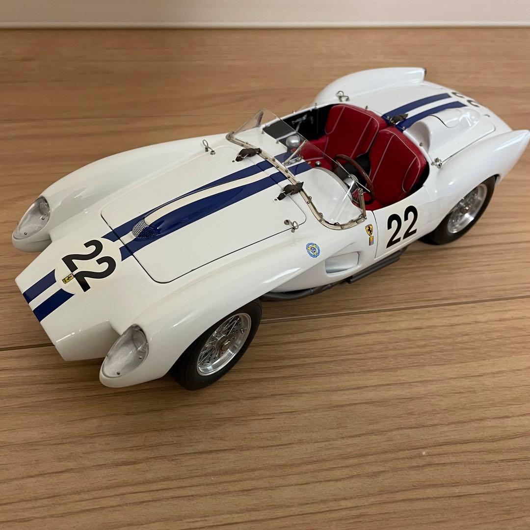 1/18CMC Ferrari 250 TestaRossa (絶版・未展示) - メルカリ