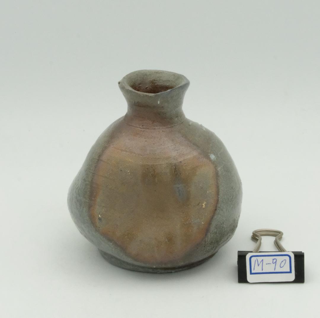 備前焼　花器蹲る一輪挿し　特殊穴窯焼成　備前焼き締め sd1_738d0d5e1f020ae8152fb899fb