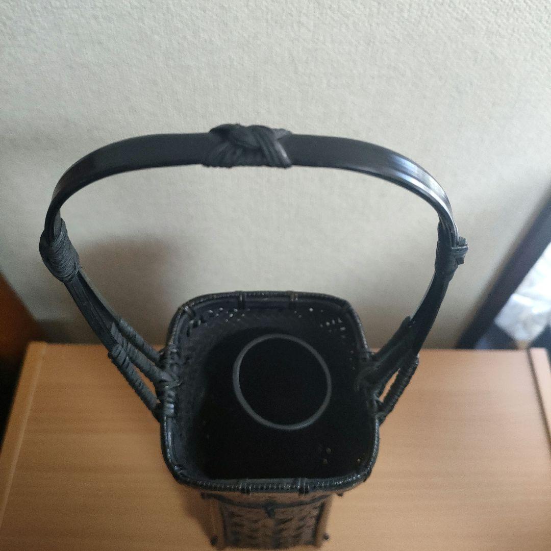 新品未使用〉竹籠 花籠 花器 花入れ 黒色 四極一輪 竹細工 茶道具【TA4