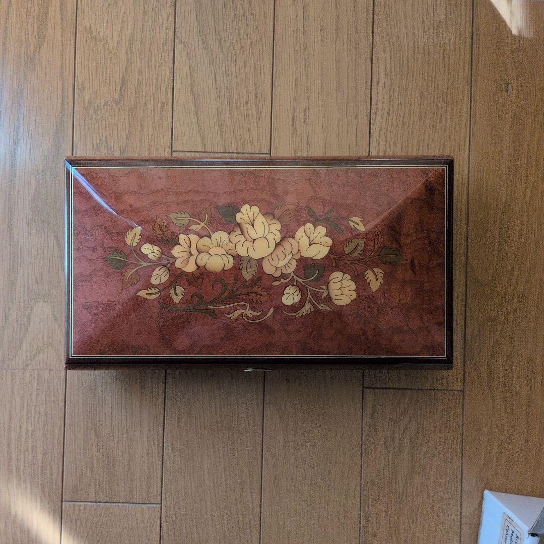 花柄木製オルゴール、アクセサリーケース 天然木のオルゴール 記念日ケース アクセサリー収納 リング・指輪置き