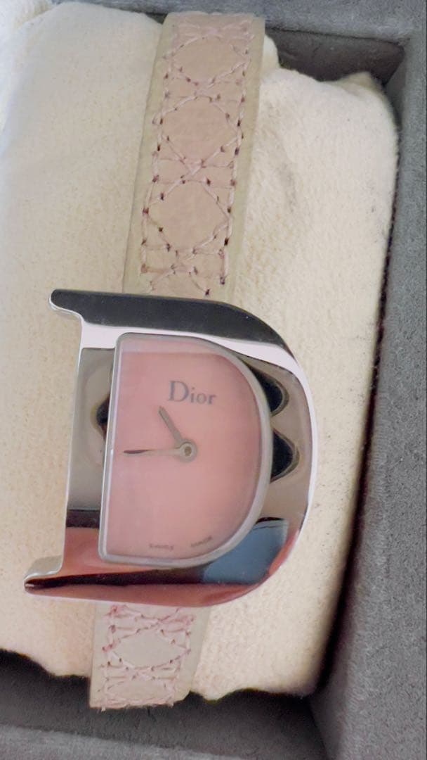 JADEX 樣 Christian Dior ピンク 腕時計 ユニークデザイン シチズン(CITIZEN) 2025新作 「シチズン クロスシー」mizu