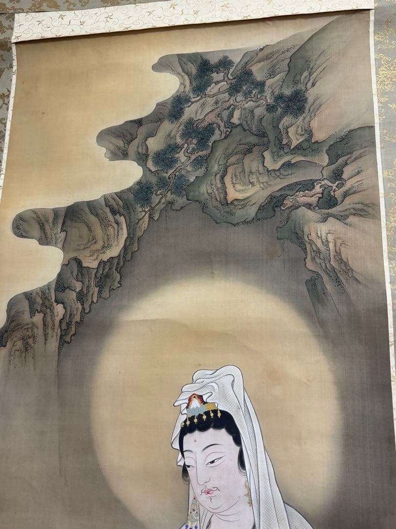 華山銘 絹本 仏画 観音 日本画 古画 - メルカリ 華山銘 絹本 仏画 観音