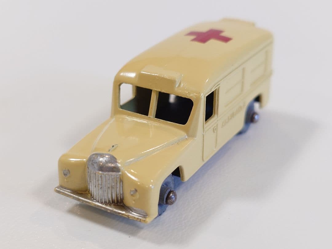 ミニカー MATCHBOX No.14 DAIMLER AMBULANCE $_57.PNG?set_id=880000500F