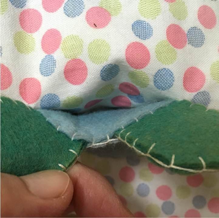ハンドメイド タペストリー パッチワーク フェルト アップリケ うさぎ