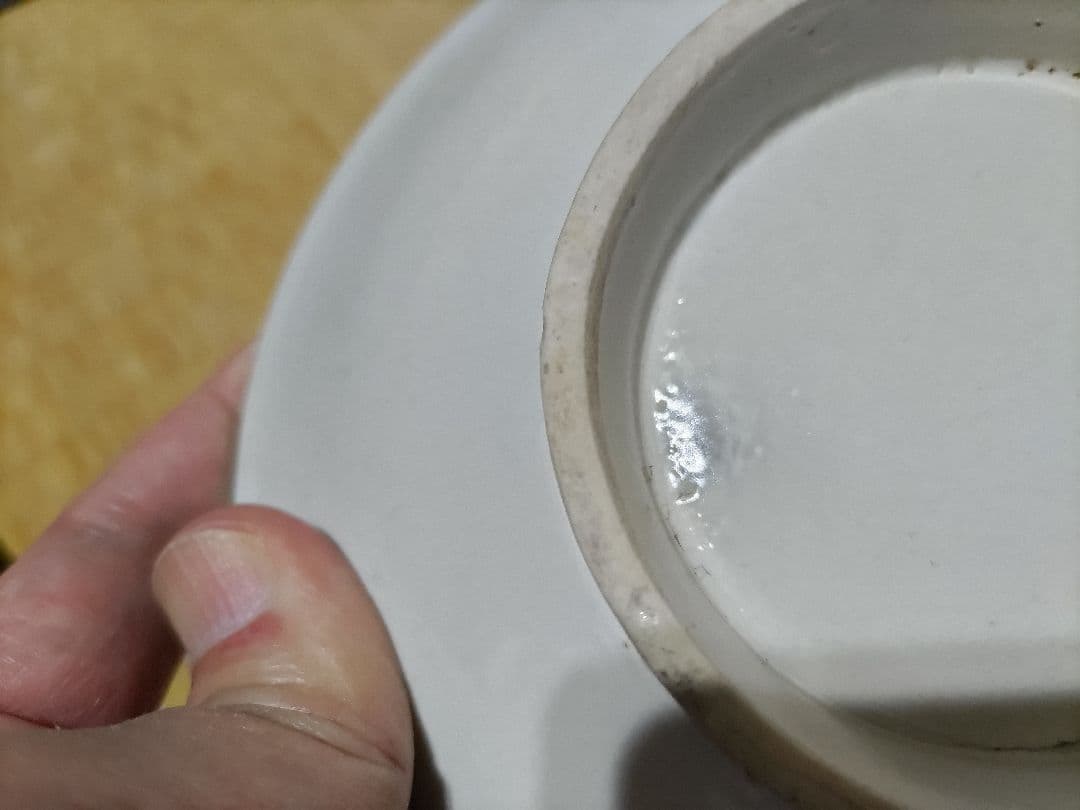 李朝 官窯？ 白磁 皿（径16.8～17.1㎝）