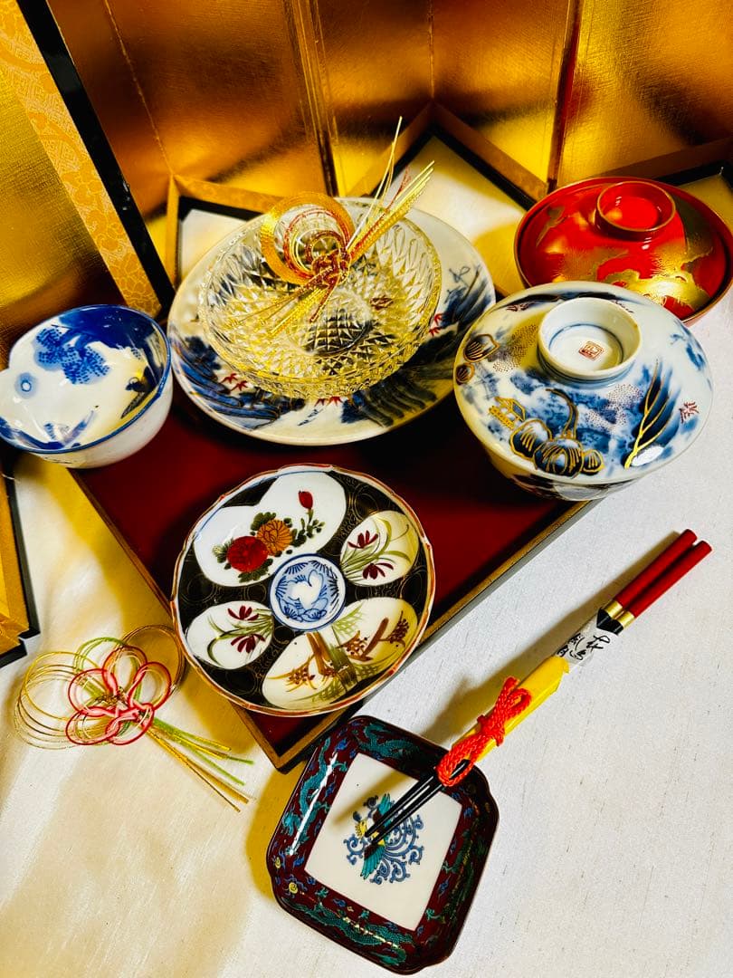 骨董　古伊万里膳　祝い膳　九谷焼　おもてなし膳　7点　1名様 G53 骨董 九谷焼 祝膳 金縁 手彫り 牡丹 鳥 5枚セット アンティーク 古九谷