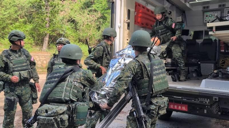 官品) 台湾陸軍実物弾帯 マガジンポーチセット(グレネード 中華民国