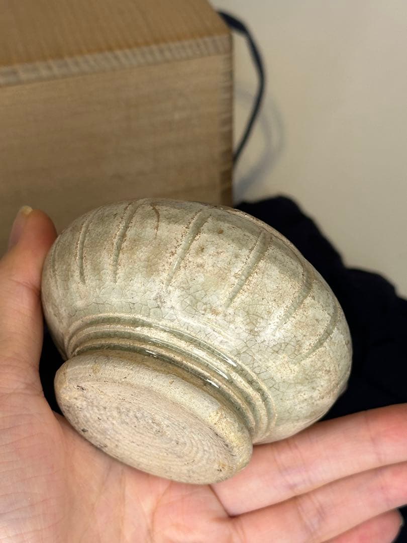 中国宋元時代 高古磁器 香合 小罐 蓮花浮彫蓋 石質感釉