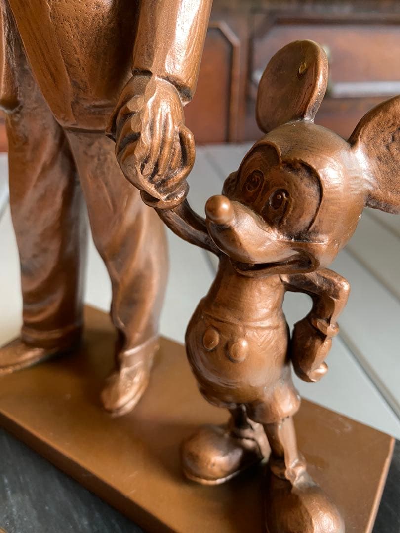 東京ディズニーランド ウォルト・ディズニーパートナーズ像 ブロンズ像