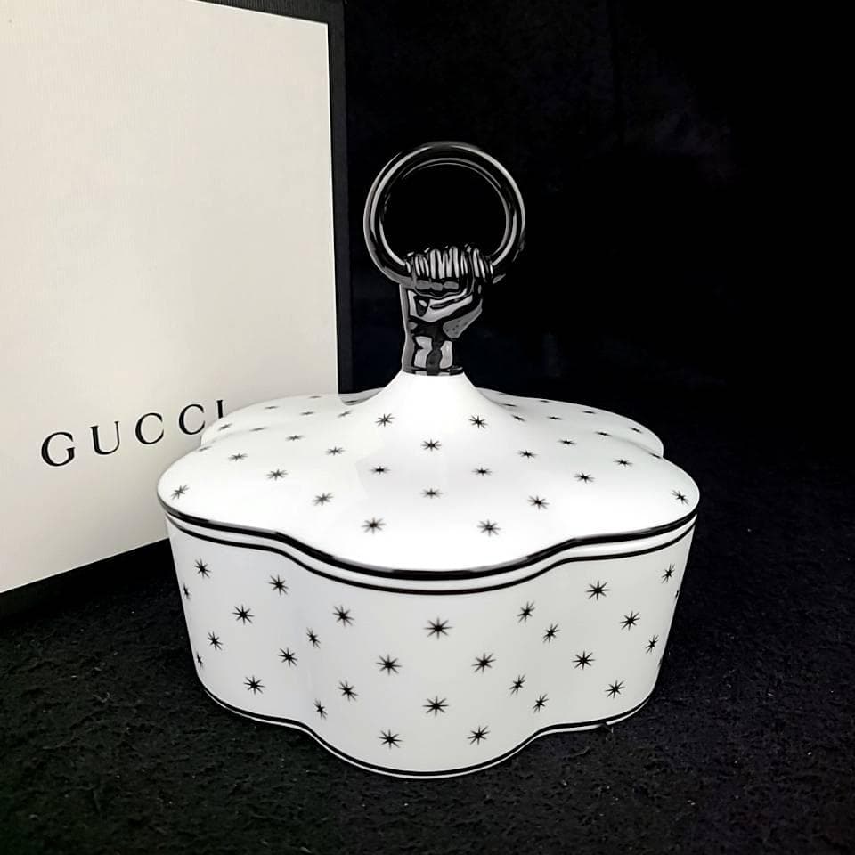 ◎未使用級◎グッチ リチャードジノリ コウモリ 小物入れ 箱つき