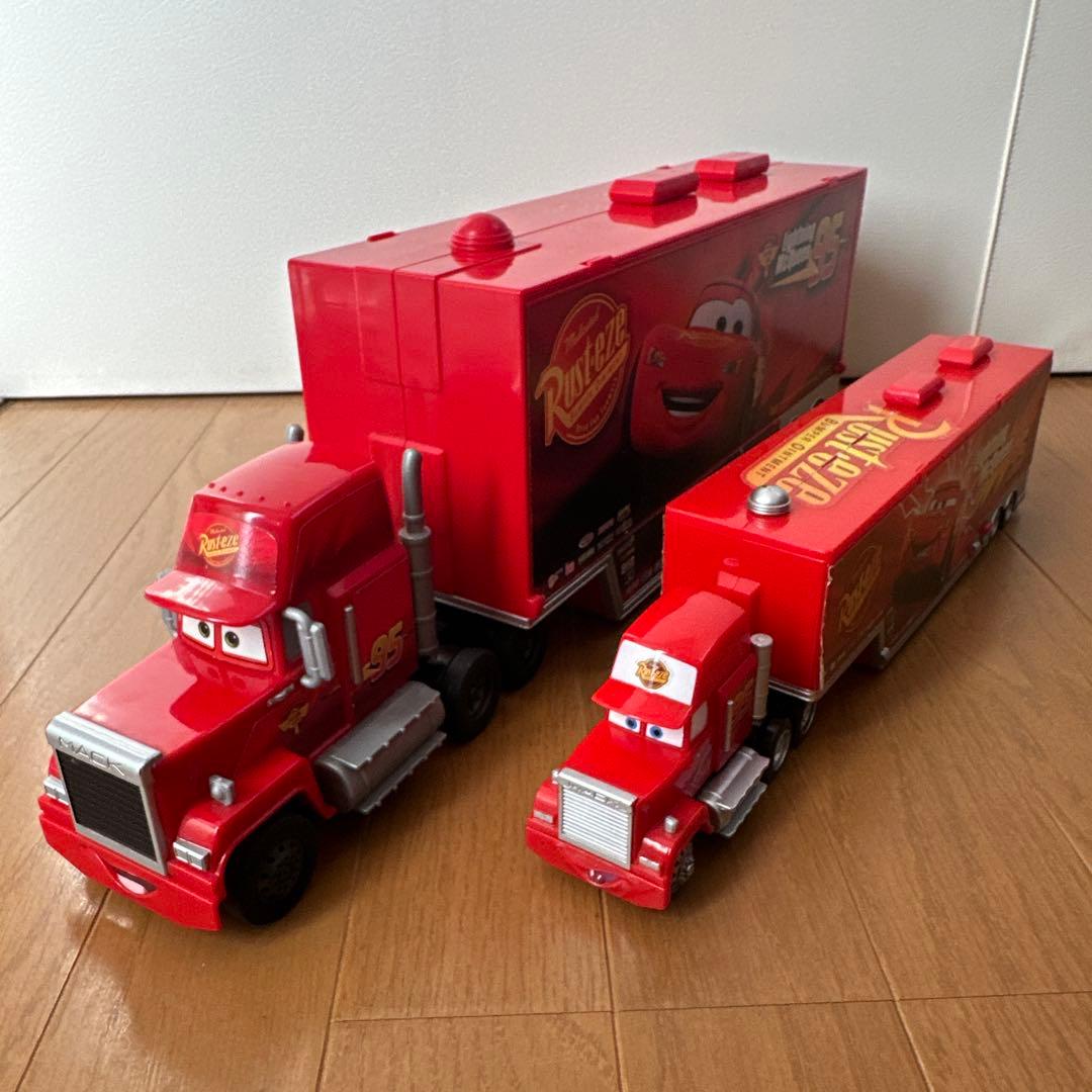廃盤レア希少 カーズ ディズニー トミカ 大きなマックトレーラー