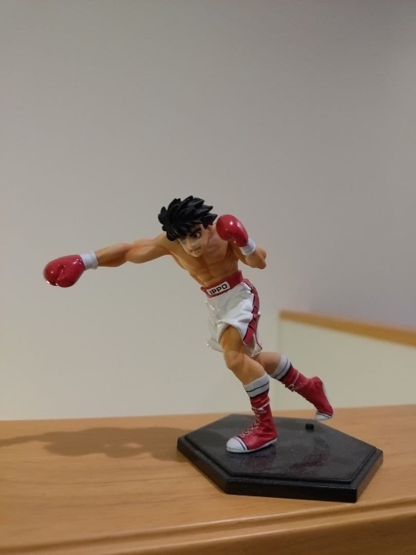 はじめの一歩100巻限定フィギュア はじめの一歩」100巻、限定版は一歩フィギュア付き - コミックナタリー