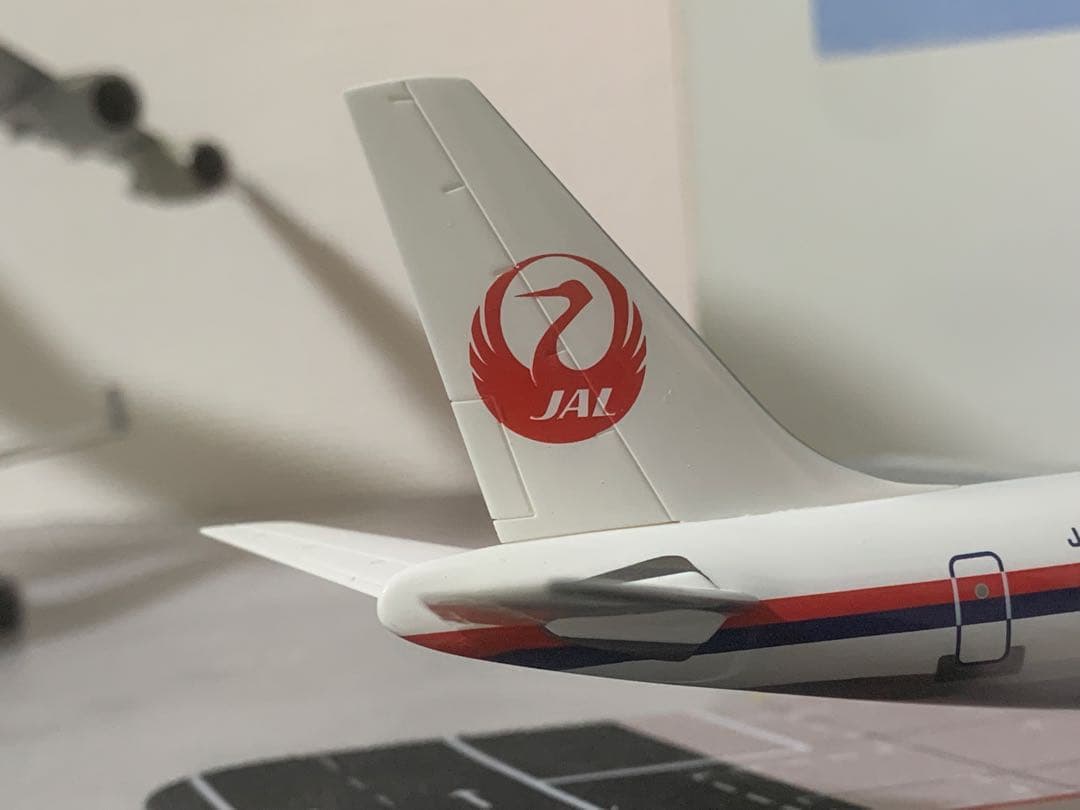 jalux公式モデル1／200日航DC8－61プラスティック樹脂製