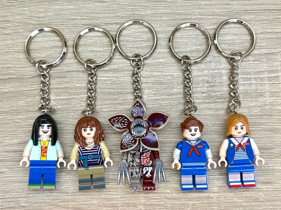 ストレンジャーシングス ミニフィグ キーホルダー 5個セット - メルカリ