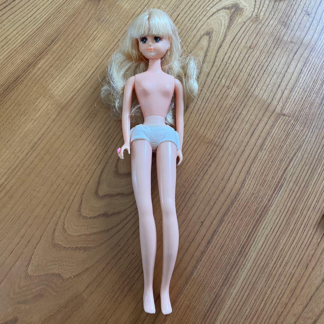 80年代 タカラ ジェニーちゃん？ 2体+洋服いろいろ - メルカリ
