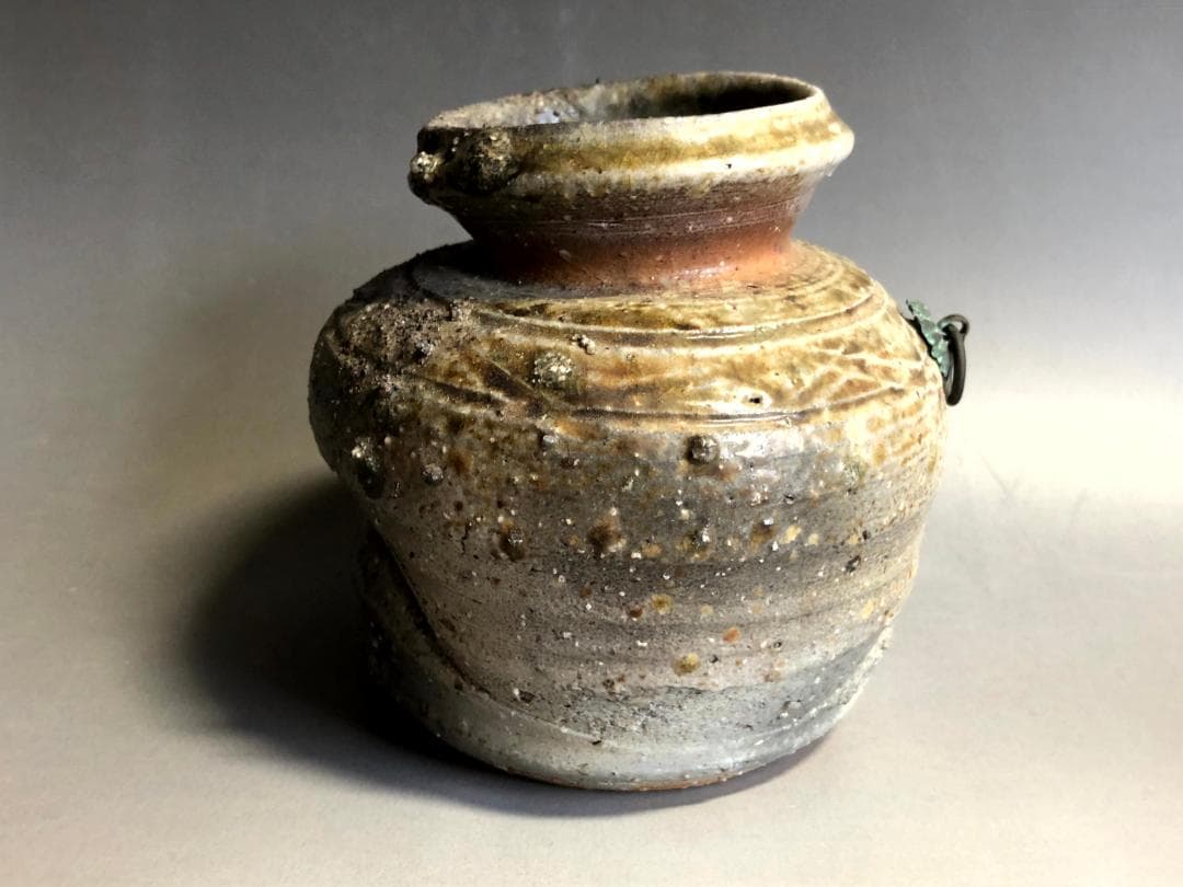 花瓶□蹲る うずくまる 古伊賀 花器 花生け 古美術 時代物 骨董品