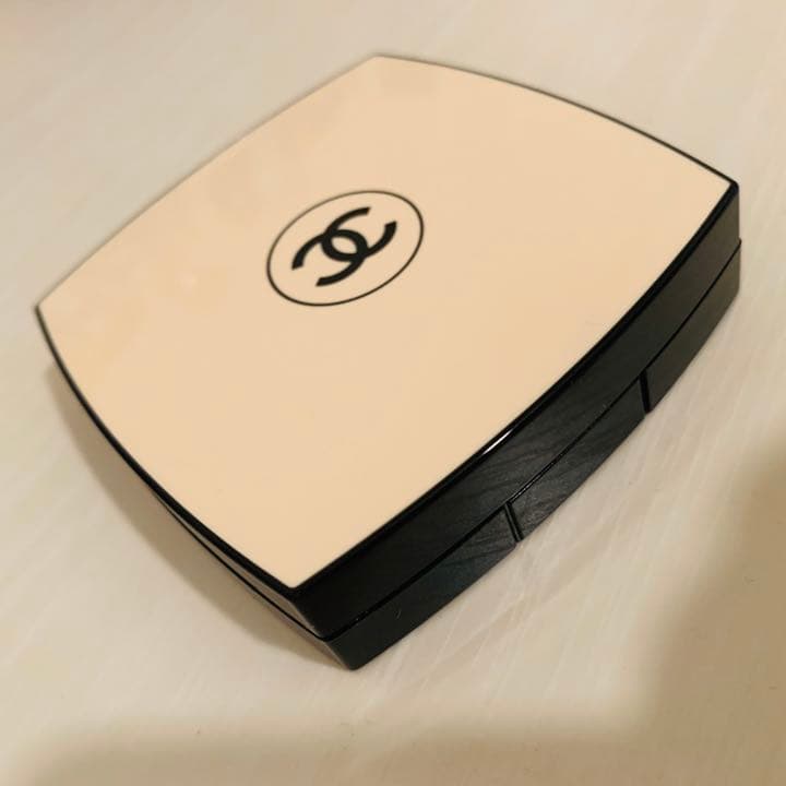 シャネル レ ベージュ トゥシュ ドゥ タン ベル ミン N°12 ロゼ 11g