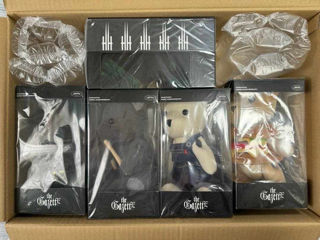 the GazettE　22ND Anniversary　ベアセット 他の人もthe GazettEの22周年記念グッズ買う人いる？ : r/visualkei
