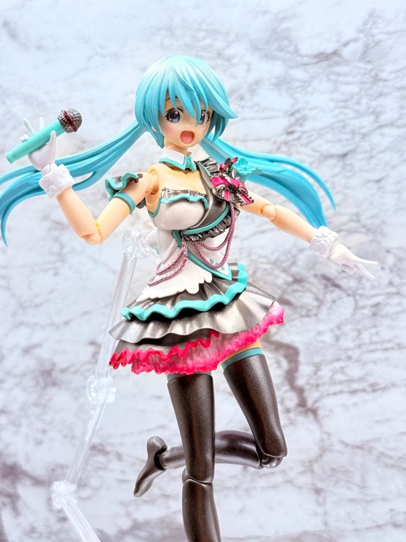 づ*し様 30ms 初音ミクっぽく 全塗装完成品 づ*し様 初音ミクっぽく 全