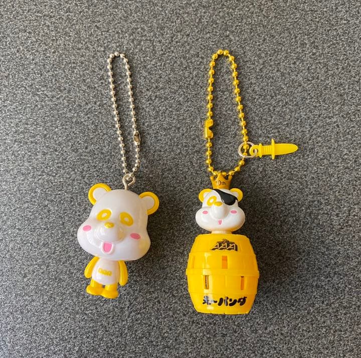AAA え〜パンダ 首振りキーホルダー＆黒ひげ危機一発キーホルダー