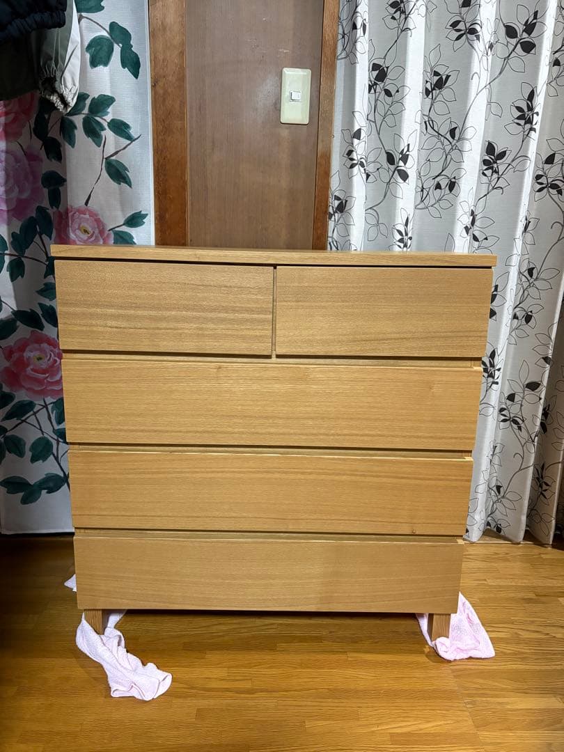 無印良品　タモ材4段チェスト　廃盤品　たのメル便で発送 廃盤 希少品】無印良品 4段チェスト 足つき タモ材 - メルカリ