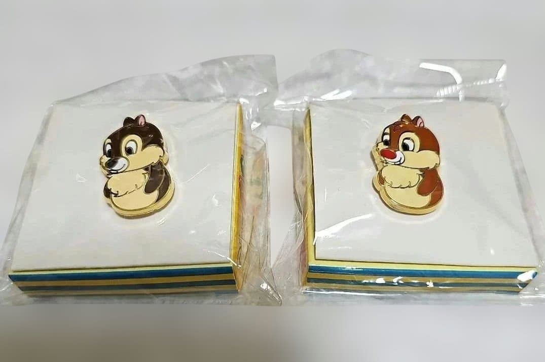 DisneyStore PALS チップとデール ピンバッジ まとめ売り USA直輸入】DISNEY チップ デール エナメル ピン 2個セット ピンズ