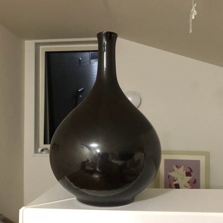古美術品◼️蔵から出て来た、真っ黒な美しい流線形の大きな壺、壷