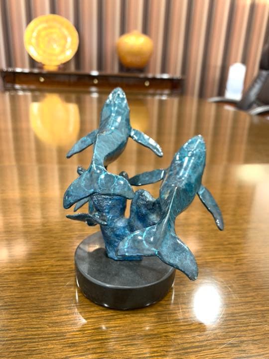 クリスチャンラッセンのクジラの家族のオブジェ - メルカリ