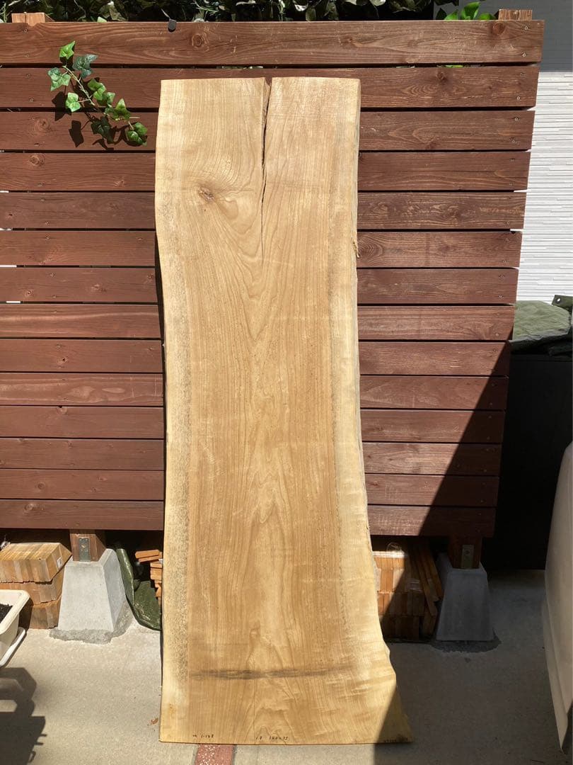 栓一枚板②　ダイニングテーブルやカウンターなどに KIDOMEIMOKU 栓一枚板ダイニングテーブル｜140cm(4人掛け) – 【公式