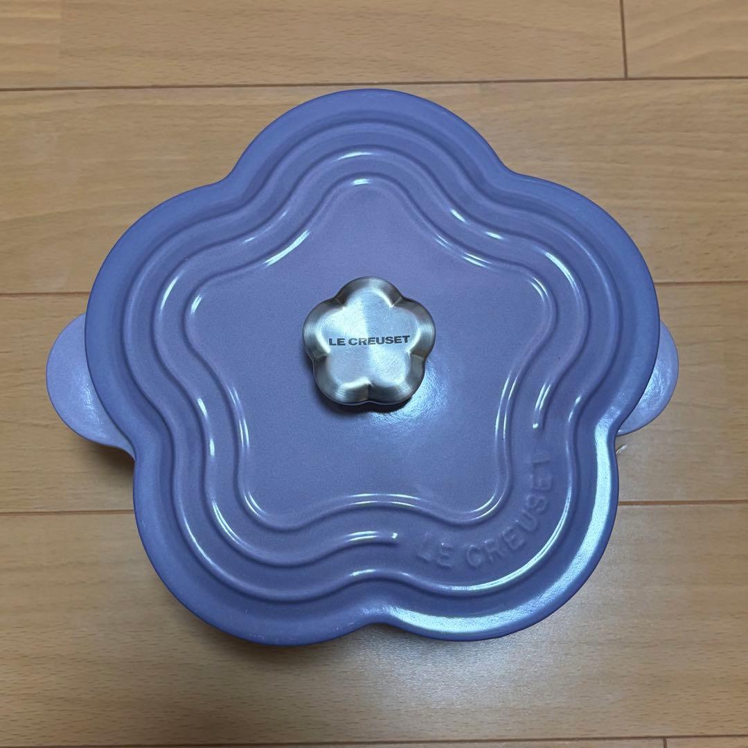 LE CREUSET ココットフルール　ライラックミスト Amazon.co.jp: ル・クルーゼ(Le Creuset) 鋳物 ホーロー 両手鍋