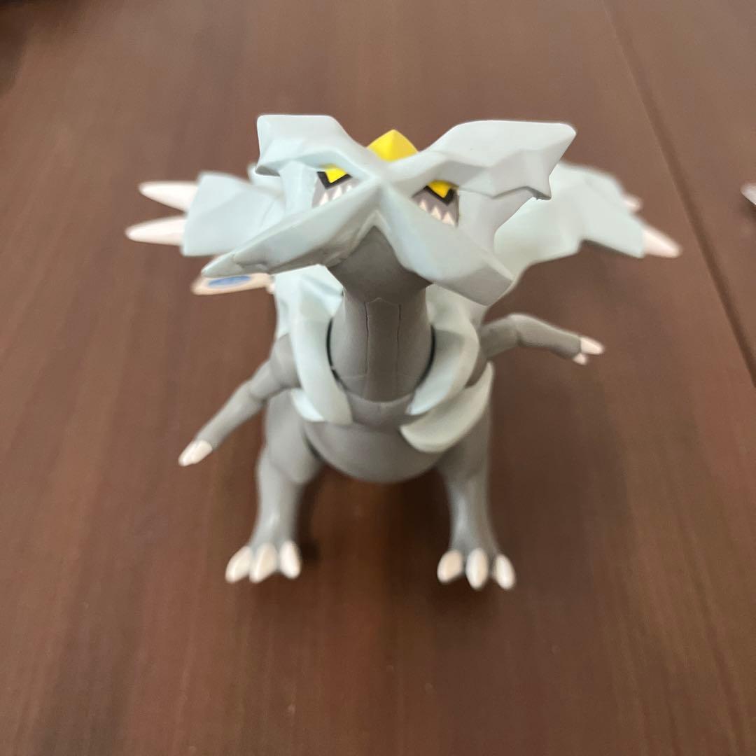 ポケモンソフビフィギュア キュレム タグ付き - メルカリ