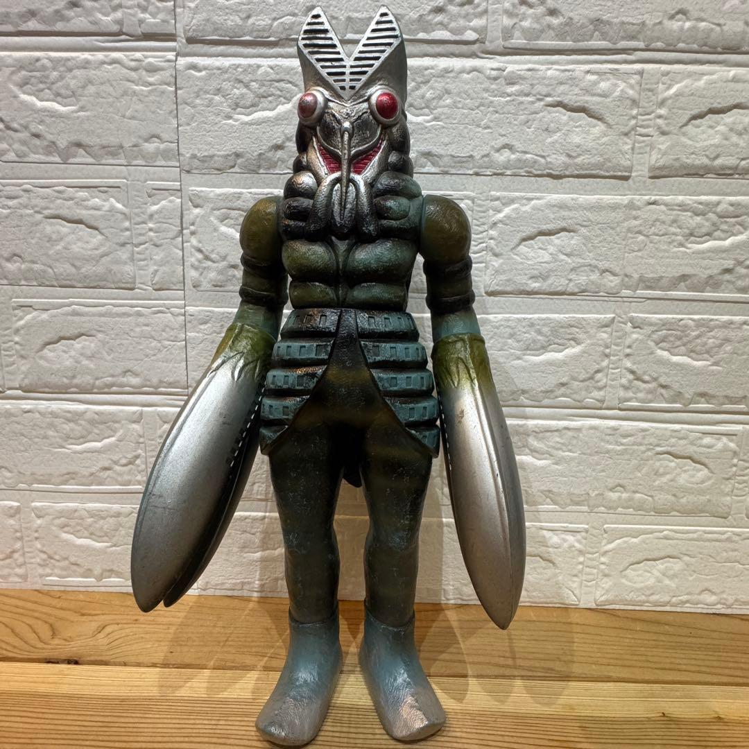 バルタン星人 1984年 バンダイ製 ソフビ 日本製 37cm Yahoo!オークション - 1984年日本製 バンダイ バルタン星人 ソフビ37セ