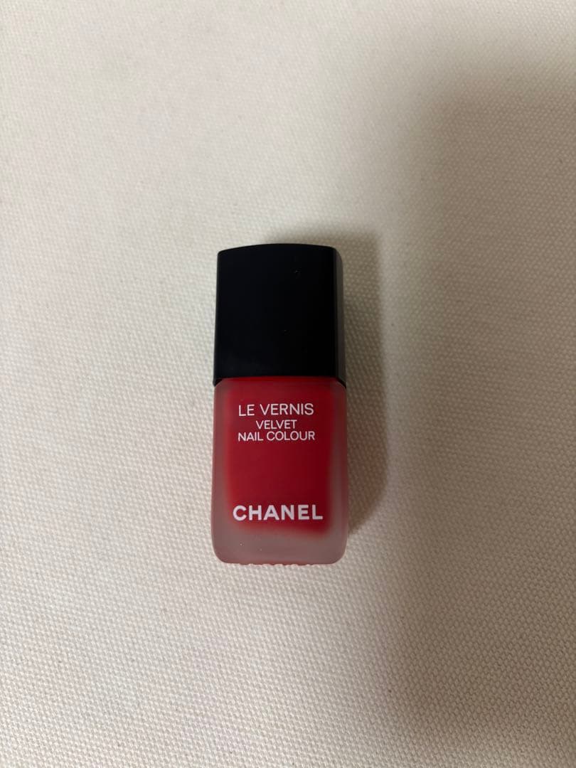 CHANEL LE VERNIS VELVET NAIL COLOUR 13ml - メルカリ