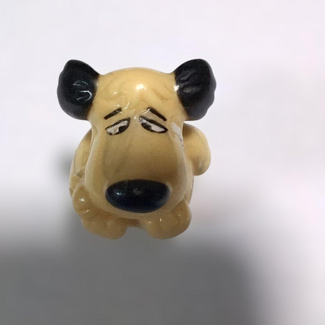 犬(ケンケン)のフィギュア 赤い首輪付き - メルカリ