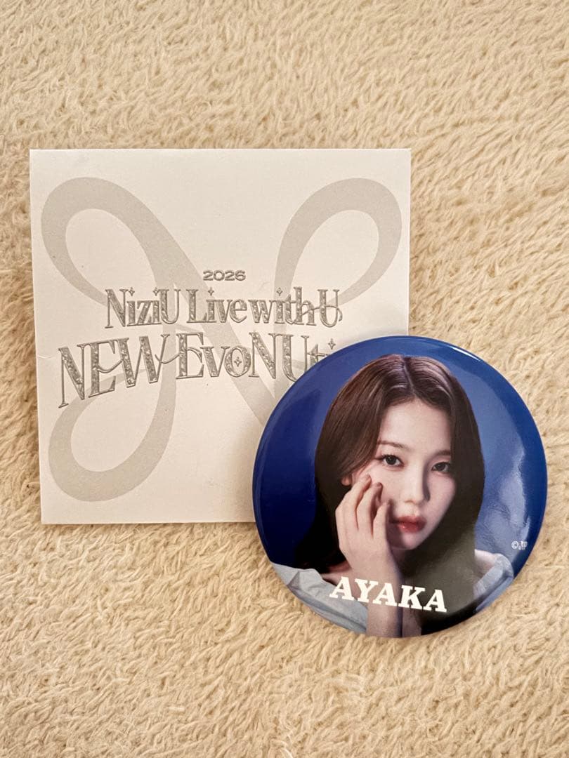 NiziU NEW EvoNUtion 缶バッジ 缶バッチ アヤカ - メルカリ