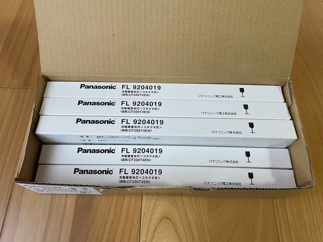 パナソニック　冷陰極ランプ　FL9204019 CF200T4EN 8個 Amazon.co.jp: パナソニック(Panasonic) 冷陰極蛍光灯 CF200T4EN