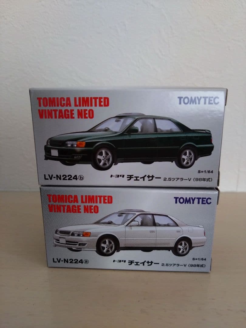 トミカリミテッドビンテージ　トヨタチェイサーツアラーV　2台セット トミカリミテッドヴィンテージネオ 1/64 (ダイキャスト製) トヨタ