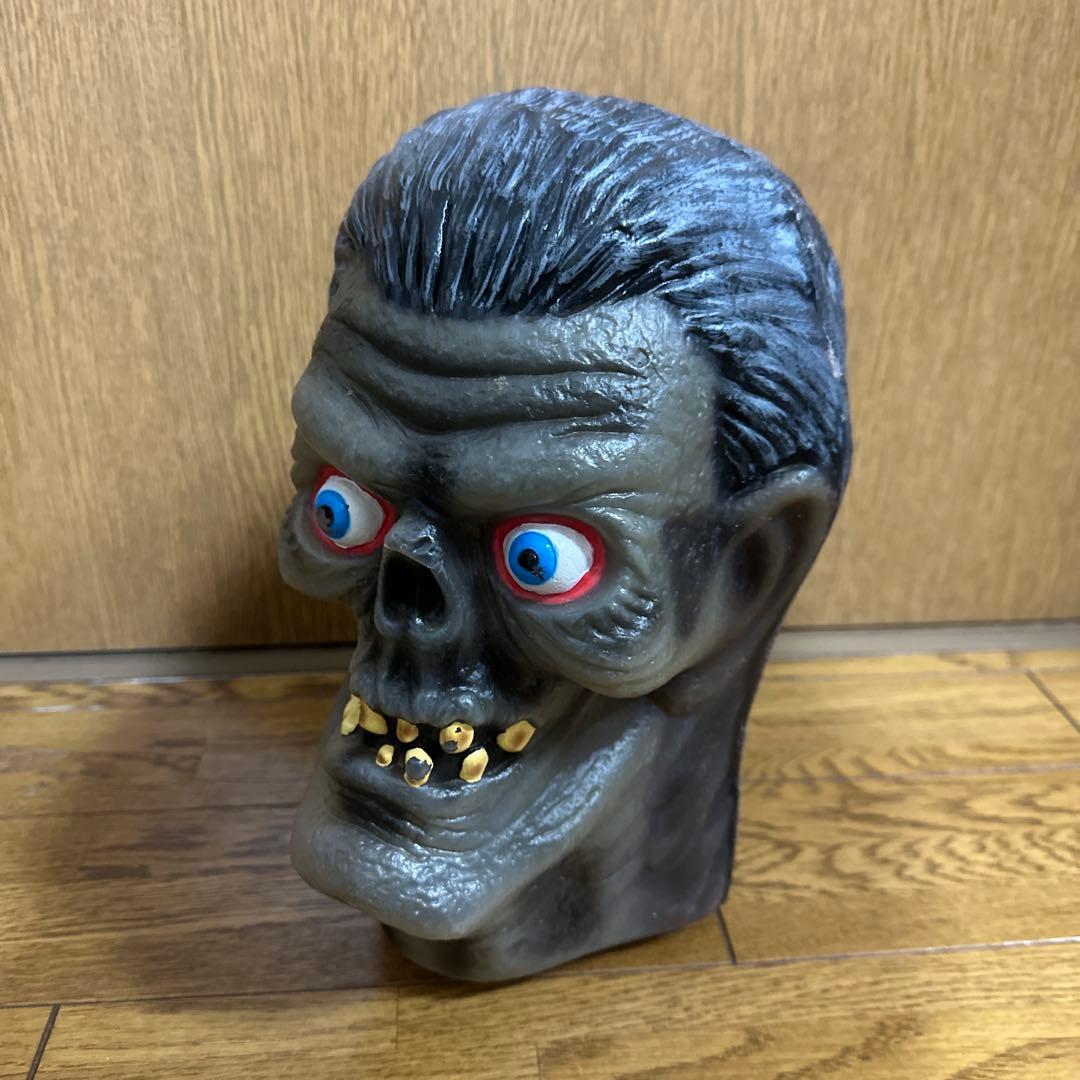 クリプトショー　頭　チャッキー　ホラー Amazon.co.jp: チャッキーのチャッキーのチャイルドプレイ 彫刻
