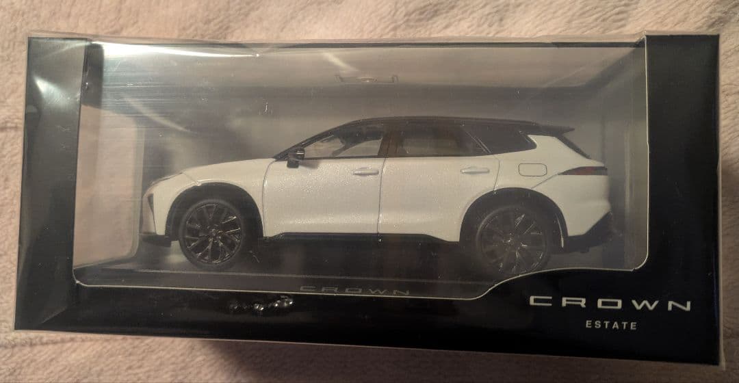 トヨタ CROWN ESTATE ミニカー ホワイト トヨタ特注 1/30 新型 クラウン エステート PHEV カラーサンプル