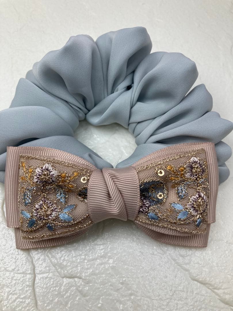 ハンドメイドシュシュM-4261♡サックスジョーゼット♡インド刺繍リボン