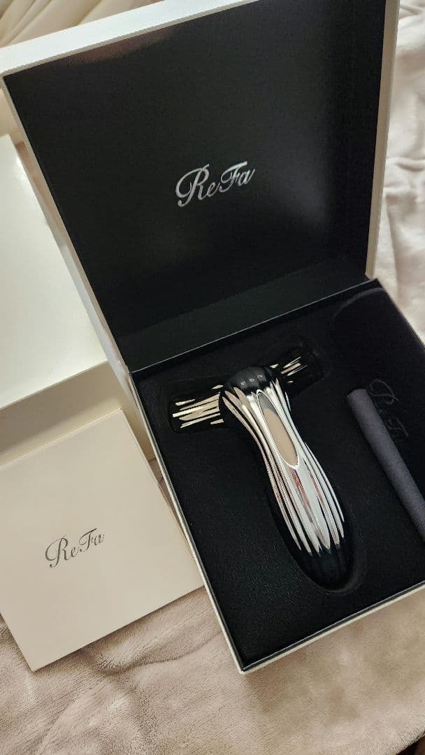 ReFa シルバー 美顔ローラー 新品 未使用 楽天市場】ReFa 4 CARAT ( リファ フォーカラット ) ／ MTG mtg 美顔器