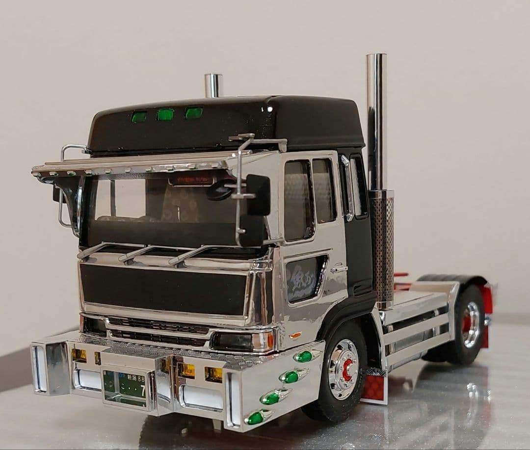 デコトラプラモデル アオシマ 1/32 日野 プロフィア テラヴィ 完成品