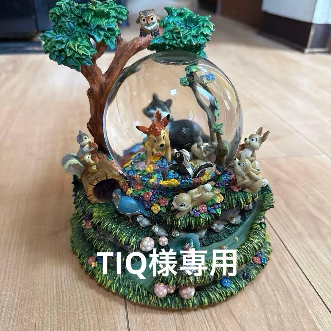 バンビ　オルゴール　スノードーム　ディズニー Disney/ディズニー バンビとフラワーの出会いを再現したスノードーム型