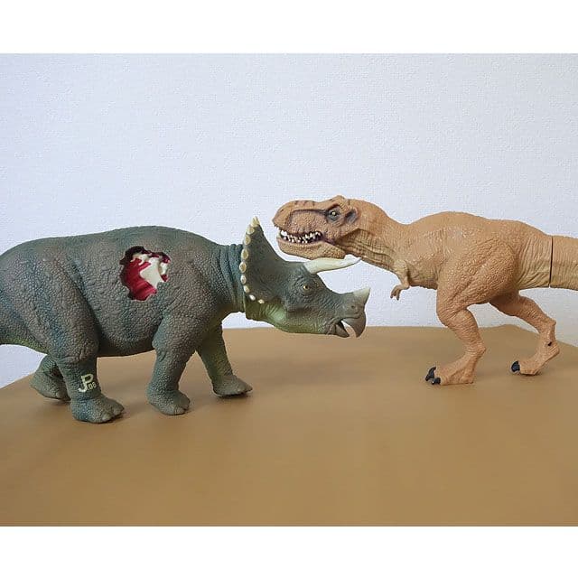 ティラノサウルスvsトリケラトプス ジュラシックワールド ジュラシック