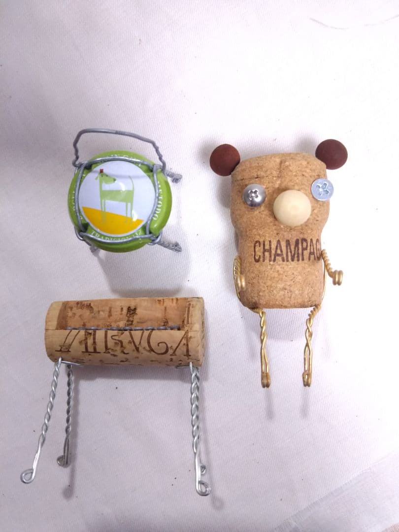 ハンドメイド ピアノを弾く熊 コルク人形 茶耳 シャンパンチェア