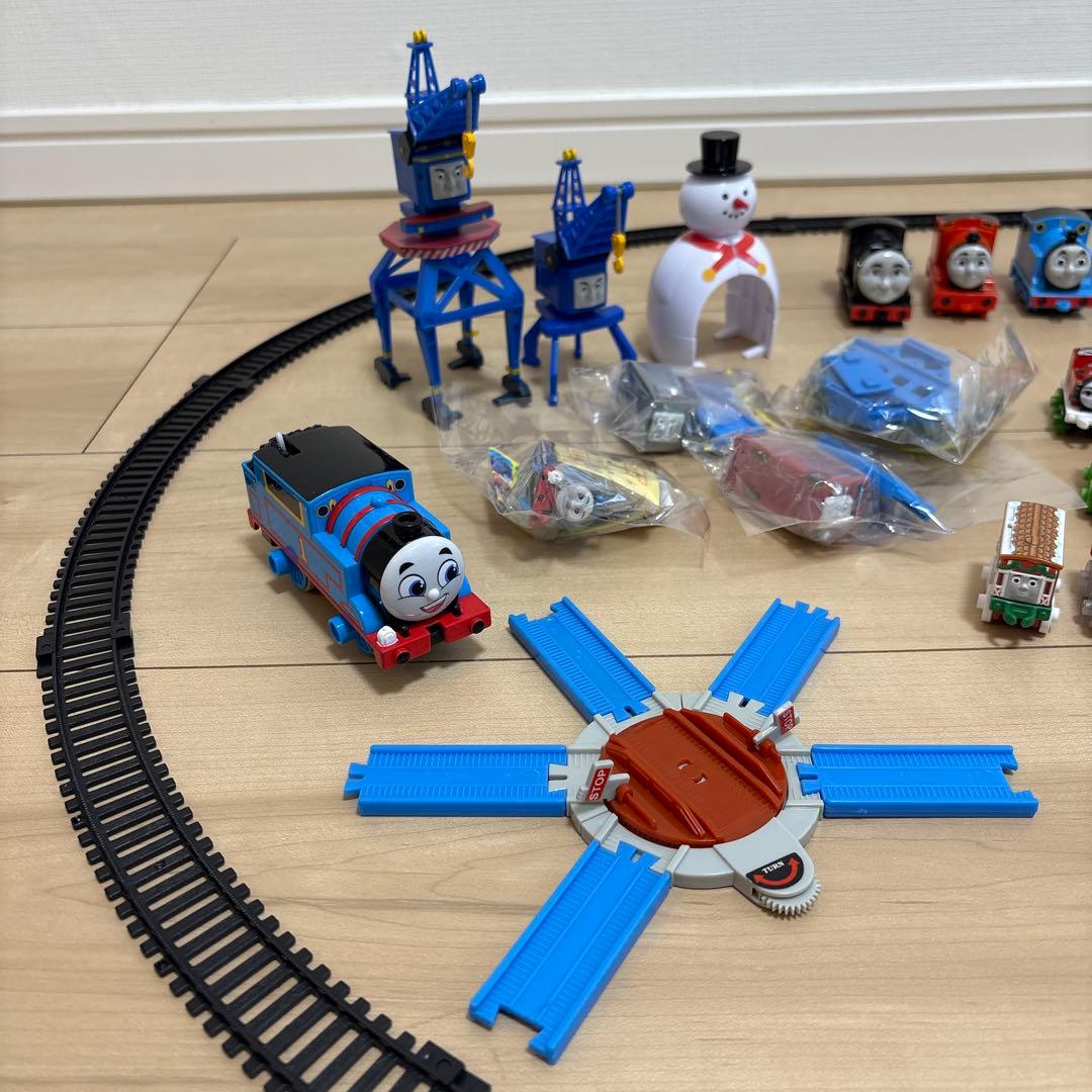 美品:まとめ売り】トーマスプラレール 電車セット - メルカリ