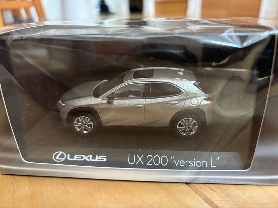 京商　Lexus UX 200 \"version L\" ミニカー　1/43 京商 1/43 レクサス UX 200 バージョンL Kyosho 1:43 Lexus Version L